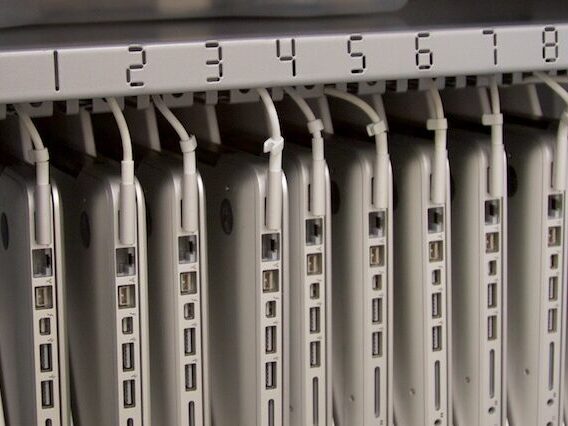 mobile laptop cart detail